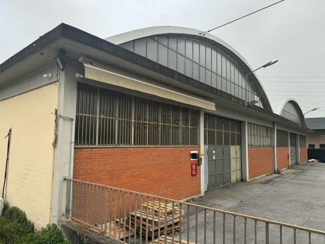 Capannone in vendita di 2000 m² in Via Mugellese