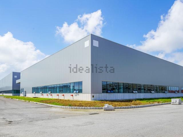 Capannone in vendita di 2000 m² in Via Marconi
