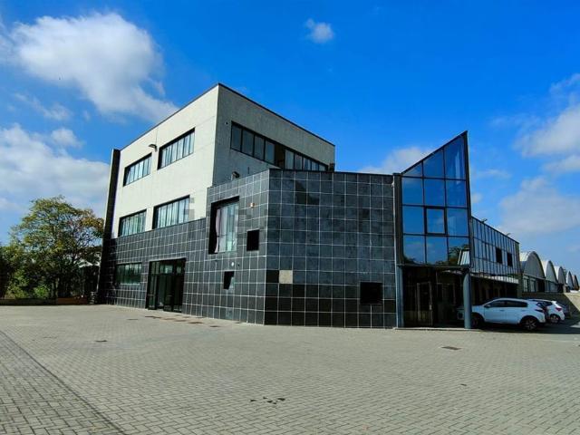Capannone in vendita di 2000 m² in Via Gaetano Pieraccini, 15