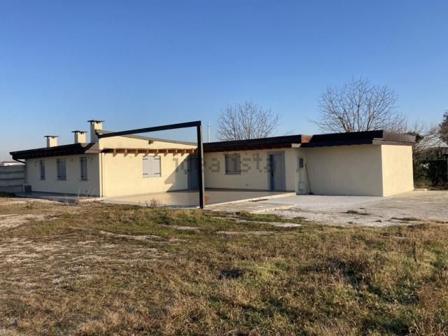 Capannone in vendita di 2000 m² in Via Piovega