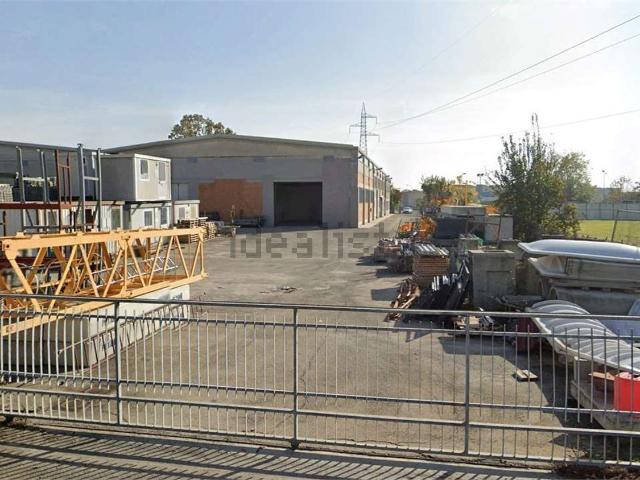 Capannone in vendita di 2000 m² in Via Stradello Morello, 360