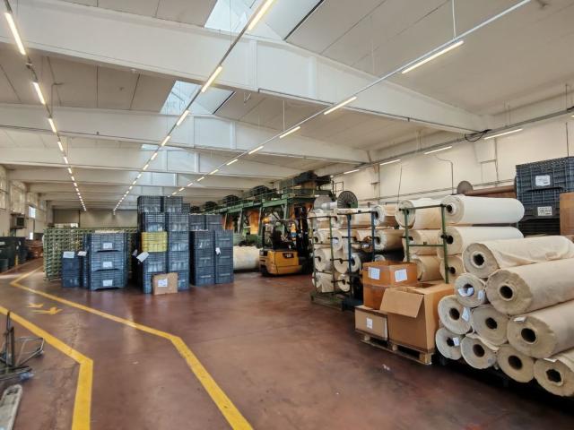 Capannone in vendita di 2000 m² in Via Settola