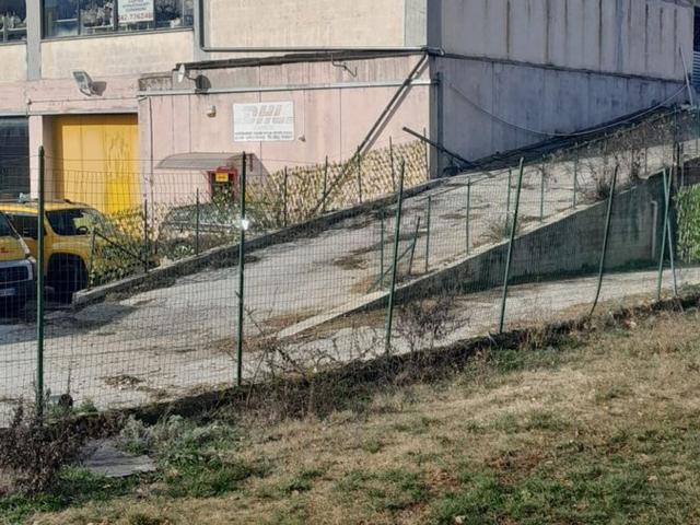 Capannone in vendita di 2000 m² in Via Tiburtina Valeria
