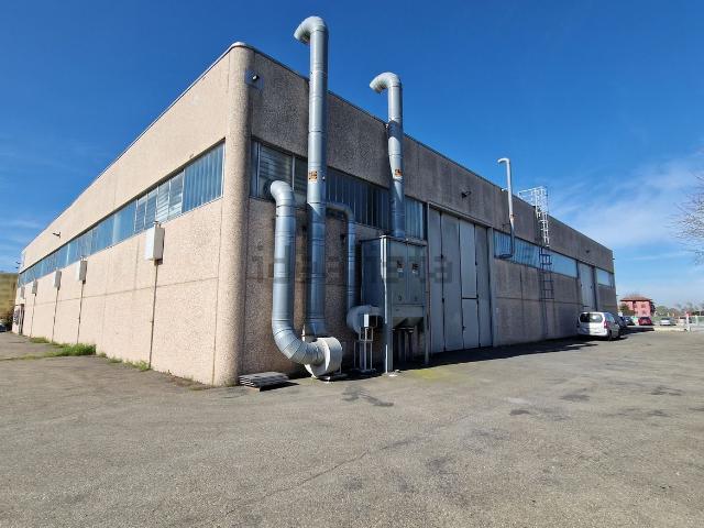 Capannone in vendita di 2000 m² in Via Unione Europea