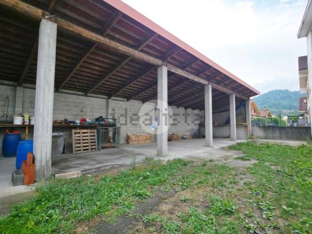 Capannone in vendita di 200 m²