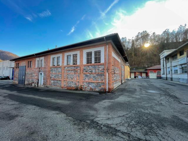 Capannone in vendita di 200 m² in Via Matteotti, 1