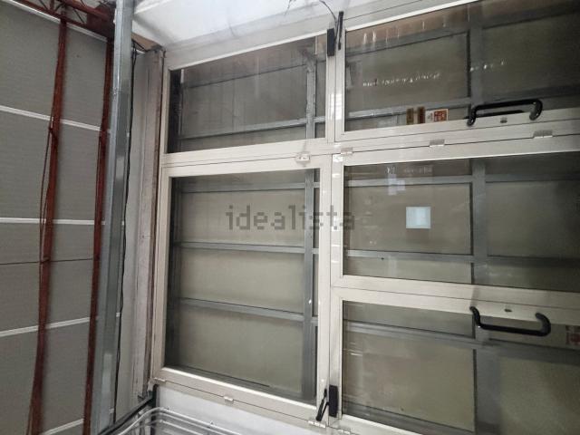 Capannone in vendita di 200 m² in Via Salara Vecchia