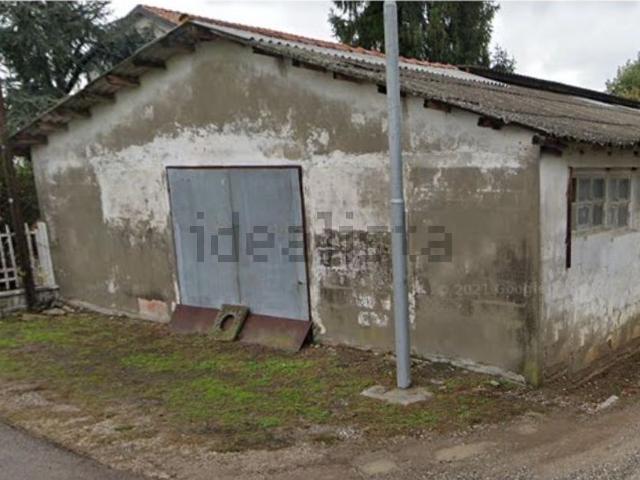 Capannone in vendita di 200 m² in Via San Giuseppe