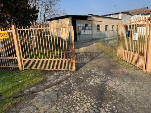Capannone in vendita di 200 m² in Viale Don Alfredo Bianco