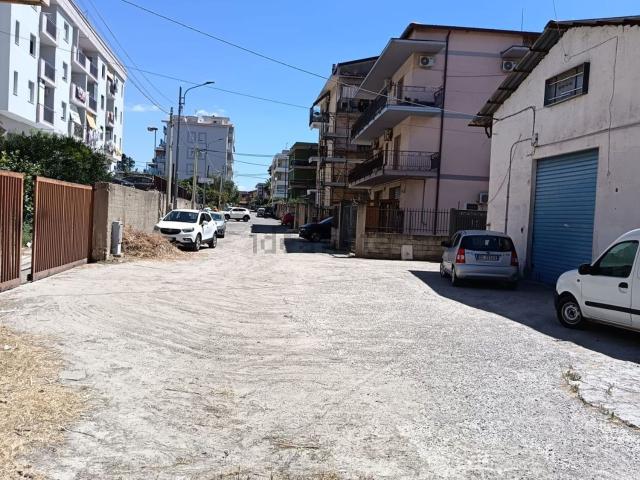 Capannone in vendita di 201 m² in Via Caprera