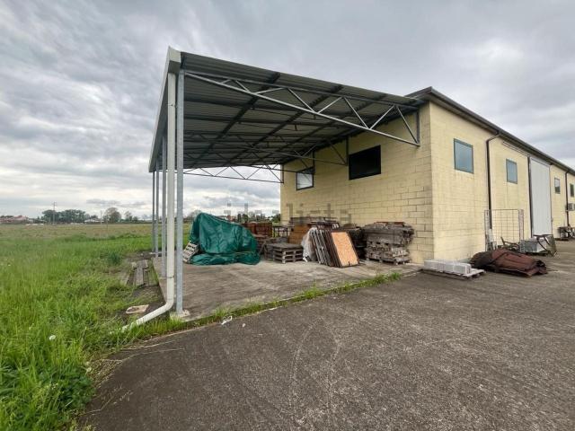 Capannone in vendita di 203 m² in Via Cornoledo