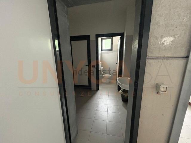 Capannone in vendita di 204 m² in Via Trieste