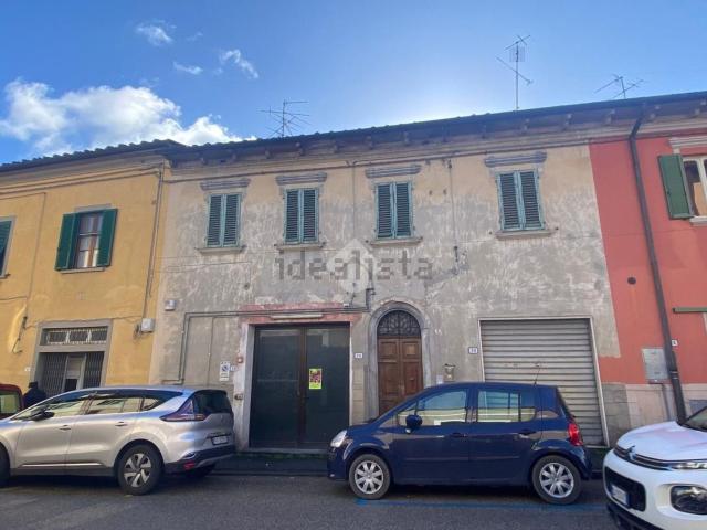Capannone in vendita di 206 m² in Via IV Novembre, 28