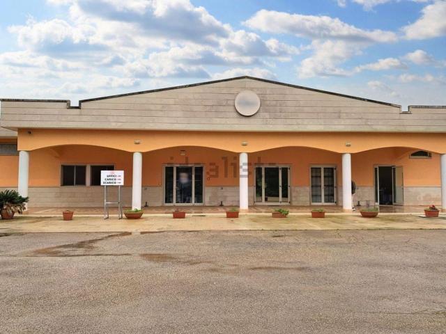 Capannone in vendita di 2097 m² in Strada Senza Nome