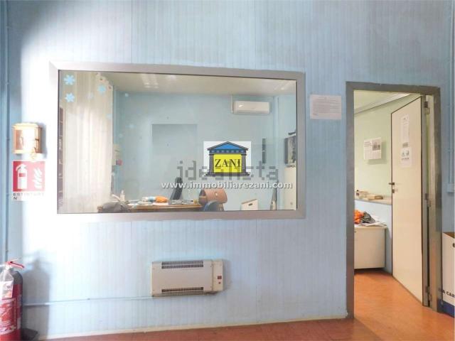 Capannone in vendita di 210 m²