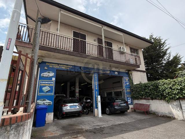 Capannone in vendita di 210 m²