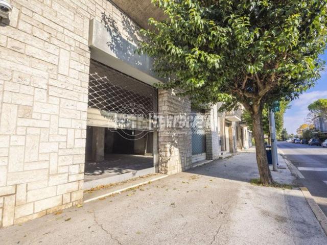 Capannone in vendita di 210 m²
