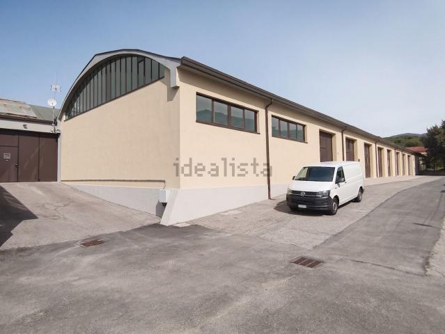 Capannone in vendita di 210 m² in Via Albert Bruce Sabin, 110