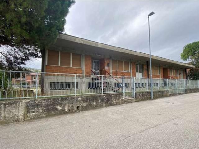 Capannone in vendita di 2118 m² in Via Nazionale, 71