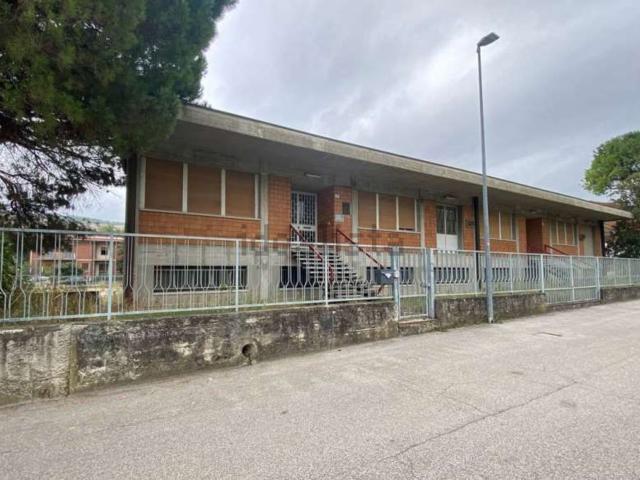 Capannone in vendita di 2118 m² in Via Nazionale
