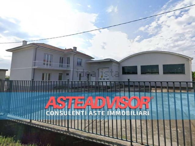 Capannone in vendita di 2113 m² in Via Savigliano, 62