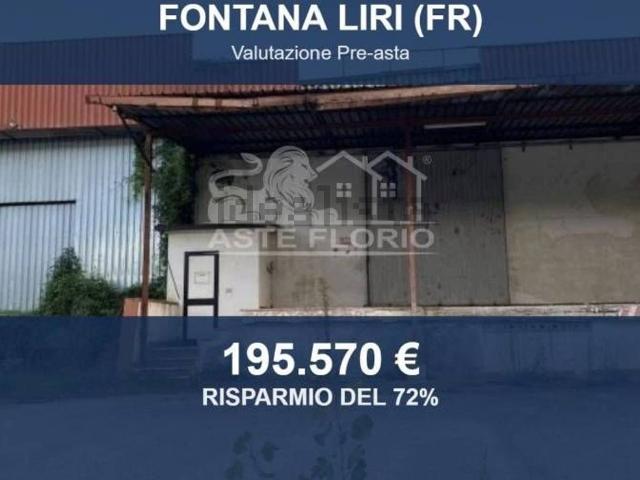 Capannone in vendita di 2120 m² in Via Muraglione