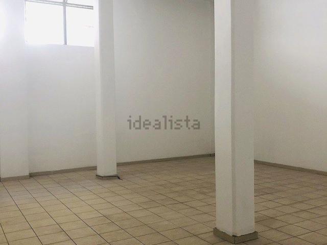 Capannone in vendita di 2150 m²