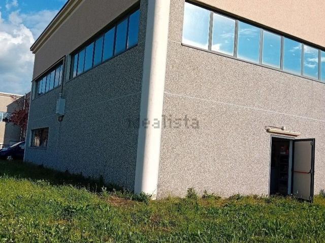 Capannone in vendita di 215 m²