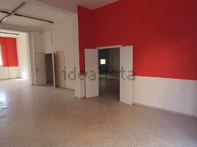 Capannone in vendita di 219 m² in Via San Francesco, 137