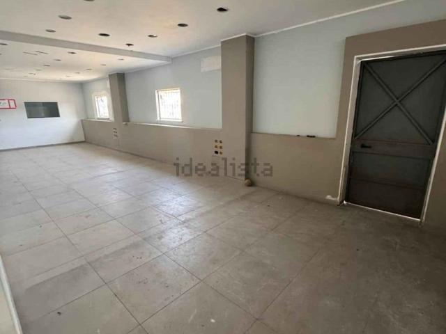 Capannone in vendita di 2200 m²