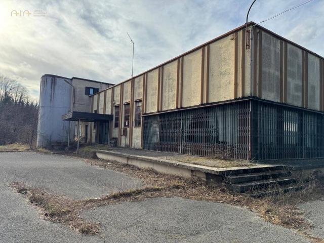 Capannone in vendita di 2200 m² in Contrada passo, 9