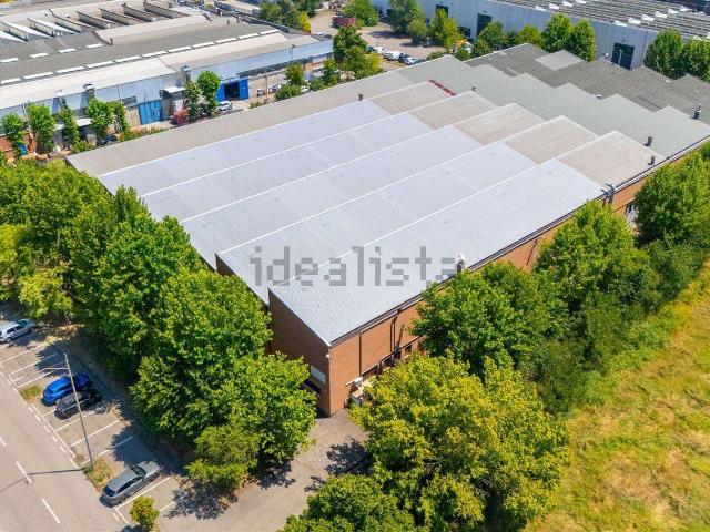 Capannone in vendita di 2225 m² in Via S. Allende, 20