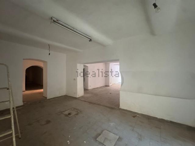 Capannone in vendita di 224 m² in Via Teglia, 67