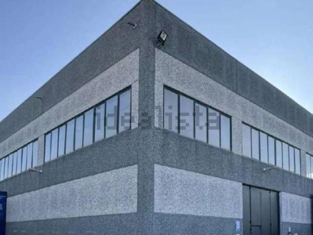 Capannone in vendita di 2288 m² in Via G. Bacci, 44