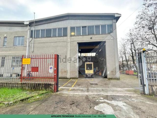 Capannone in vendita di 2300 m² in Via Figino, 45