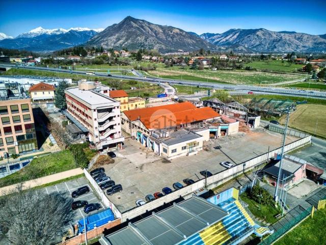 Capannone in vendita di 2300 m² in Via Alpi Graie, 8