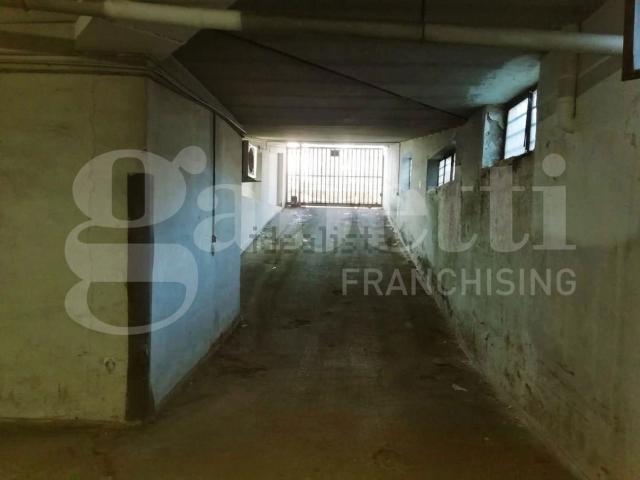 Capannone in vendita di 230 m² in Via Aldo Moro