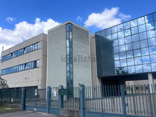 Capannone in vendita di 230 m² in Via G. di Vittorio, 26