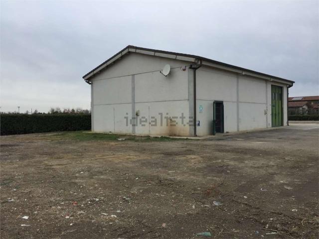 Capannone in vendita di 230 m² in Via Pastrengo