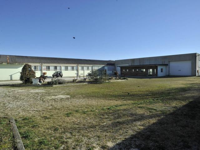 Capannone in vendita di 2325 m² in Via Casali, 56