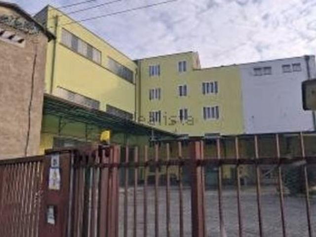 Capannone in vendita di 2336 m² in Via Molini, 39