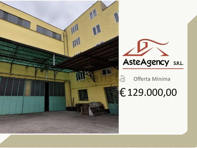 Capannone in vendita di 2336 m² in Via Molini, 39