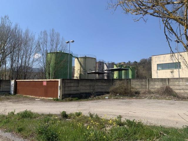 Capannone in vendita di 2332 m² in Via dell&apos Assino