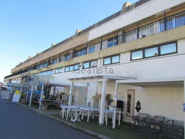 Capannone in vendita di 2346 m² in Via dei Carroz, 18