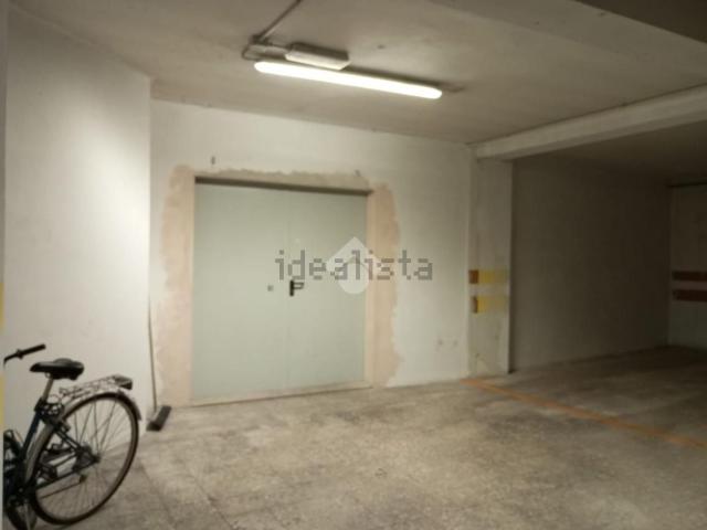 Capannone in vendita di 235 m² in Via Corsica