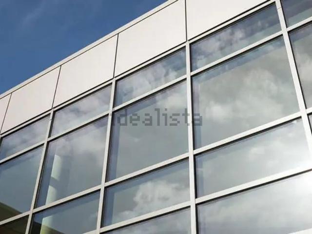 Capannone in vendita di 2400 m²