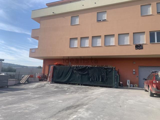 Capannone in vendita di 240 m²