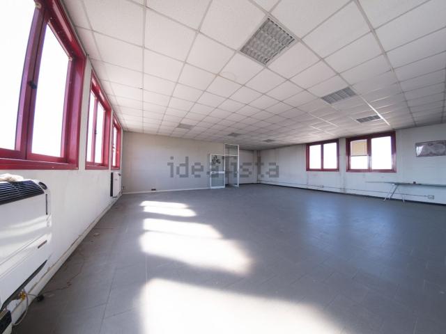 Capannone in vendita di 240 m²