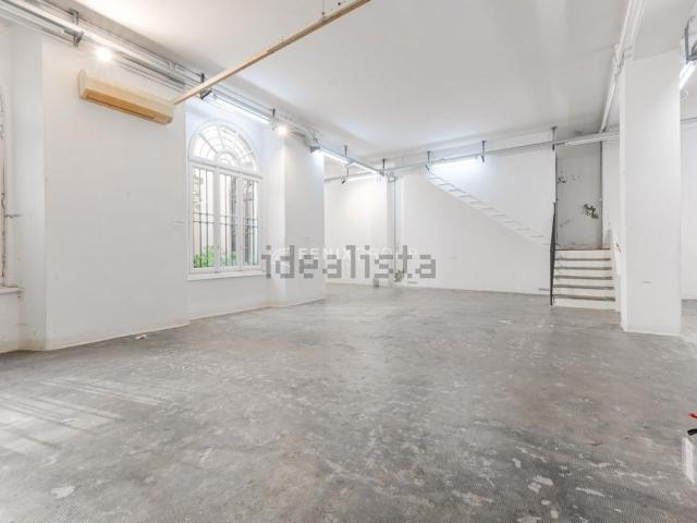 Locale in vendita di 240 m² in Via Olona, 25
