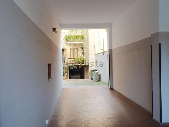 Capannone in vendita di 245 m² in Via delle Forze Armate, 101